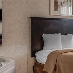 Отель Quality Inn Niagara Falls США, Ниагара-Фолс - отзывы, цены и фото номеров - забронировать отель Quality Inn Niagara Falls онлайн спа фото 2