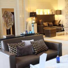 Отель The Base Residence Phuket Town by Moni интерьер отеля