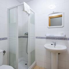 Отель Apartamentos La Fonda ванная фото 2
