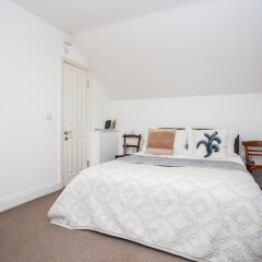 Отель Wonderful 4 Bedroom Home In Kensal Rise комната для гостей фото 4
