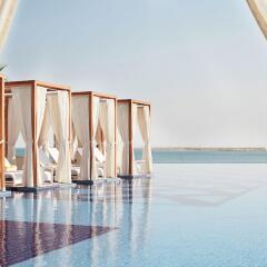 Royal M Hotel & Resort Abu Dhabi бассейн
