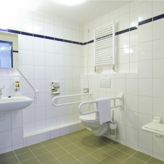 Отель A&O Berlin Friedrichshain ванная фото 2