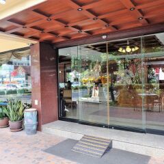 Отель Silom Village Inn развлечения