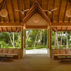 Отель Reethi Faru Resort фото 5