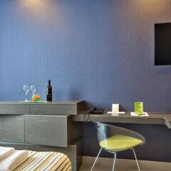 Отель Jules Suites Сан Джулианс гостиничный бар