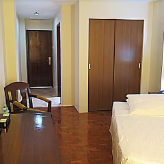 Century Plaza Hotel комната для гостей фото 3
