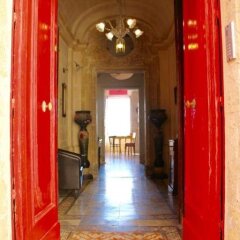 Отель Luciano Al Porto Boutique Accommodation Валетта интерьер отеля фото 3