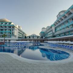 Отель Sensitive Premium Resort & Spa - All Inclusive бассейн