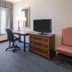 Quality Inn & Suites Seabrook - NASA - Kemah in Seabrook, United States of America from 99$, photos, reviews - zenhotels.com room amenities