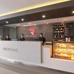 Отель Red Planet Amorsolo интерьер отеля