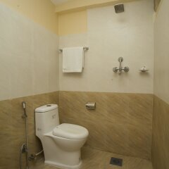 Отель OYO 150 Hotel Himalyan Height Непал, Катманду - отзывы, цены и фото номеров - забронировать отель OYO 150 Hotel Himalyan Height онлайн ванная фото 2