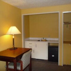 Отель Intercity Motel Канада, Бурнаби - отзывы, цены и фото номеров - забронировать отель Intercity Motel онлайн в номере