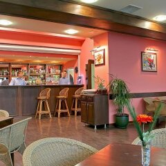 Отель Briz 2 Hotel Болгария, Варна - отзывы, цены и фото номеров - забронировать отель Briz 2 Hotel онлайн гостиничный бар