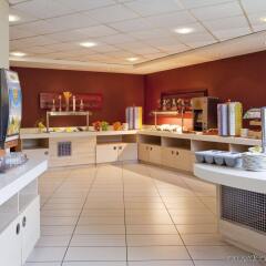 Отель Holiday Inn Express London Stansted питание фото 3