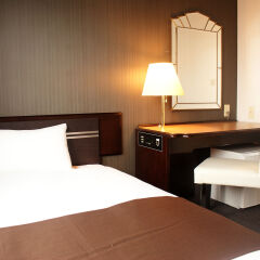 Hotel Livemax Naha сейф в номере