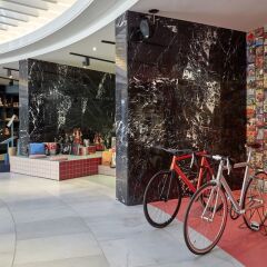 Отель 25hours Hotel The Circle Германия, Кёльн - отзывы, цены и фото номеров - забронировать отель 25hours Hotel The Circle онлайн спортивное сооружение