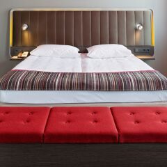 Отель Park Inn Central Tallinn сейф в номере