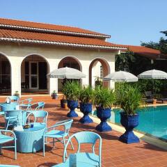 Отель Pictory Garden Resort бассейн