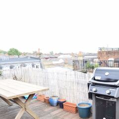 Отель North London 2 Bedroom Flat With Roof Terrace балкон