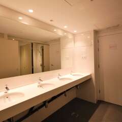 Отель Ten To Go Hostel Испания, Барселона - отзывы, цены и фото номеров - забронировать отель Ten To Go Hostel онлайн ванная