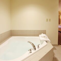 Отель Holiday Inn Express Hotel & Suites Columbus Univ Area - Osu США, Колумбус - отзывы, цены и фото номеров - забронировать отель Holiday Inn Express Hotel & Suites Columbus Univ Area - Osu онлайн спа фото 2