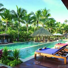 Отель Outrigger Fiji Beach Resort Фиджи, Сигатока - отзывы, цены и фото номеров - забронировать отель Outrigger Fiji Beach Resort онлайн бассейн фото 3