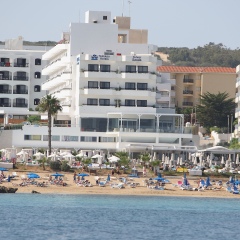 Отель Silver Sands Beach Hotel Кипр, Протарас - 10 отзывов об отеле, цены и фото номеров - забронировать отель Silver Sands Beach Hotel онлайн пляж
