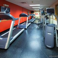 Отель Country Inn & Suites By Carlson Columbus West Колумбус фитнесс-зал фото 2