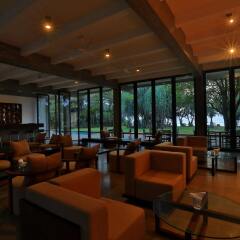 Отель Temple Tree Resort & Spa гостиничный бар