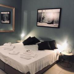 Отель Art & Wine Residence Santa Giulia сейф в номере