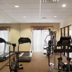 Отель Comfort Suites Cicero фитнесс-зал фото 4