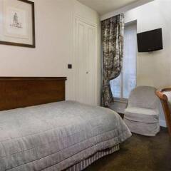 Hotel Passy Eiffel сейф в номере