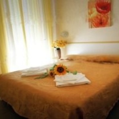 Отель Brenta Италия, Римини - 1 отзыв об отеле, цены и фото номеров - забронировать отель Brenta онлайн комната для гостей фото 2
