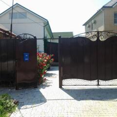 Гостиница Guest House Kalinina Street 133 в Ейске отзывы, цены и фото номеров - забронировать гостиницу Guest House Kalinina Street 133 онлайн Ейск парковка