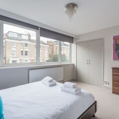 Отель Bright Family Home in Primrose Hill Великобритания, Лондон - отзывы, цены и фото номеров - забронировать отель Bright Family Home in Primrose Hill онлайн комната для гостей фото 2