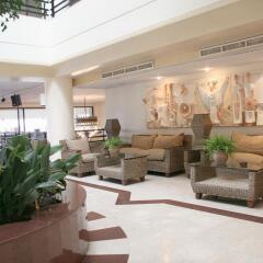 Queen's Bay Hotel интерьер отеля