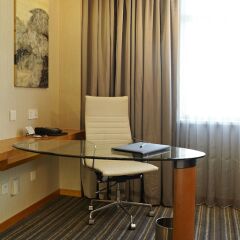 Отель Ramada Plaza Shanghai Pudong Airport Китай, Шанхай - отзывы, цены и фото номеров - забронировать отель Ramada Plaza Shanghai Pudong Airport онлайн удобства в номере фото 2