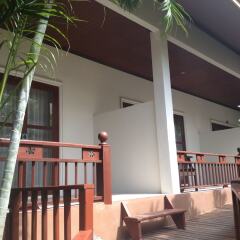 Отель Kanok Buri Resort & Spa гостиничный бар