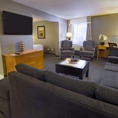 Отель Holiday Inn Calgary-Airport Канада, Калгари - отзывы, цены и фото номеров - забронировать отель Holiday Inn Calgary-Airport онлайн