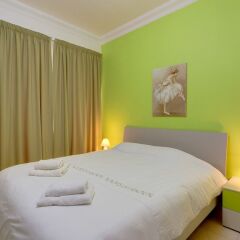 Отель Stunning Seafront Lux Apt wt Pool, Upmarket Area Мальта, Слима - отзывы, цены и фото номеров - забронировать отель Stunning Seafront Lux Apt wt Pool, Upmarket Area онлайн комната для гостей фото 2