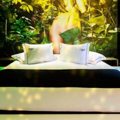 Hotel Mood Private Suites комната для гостей
