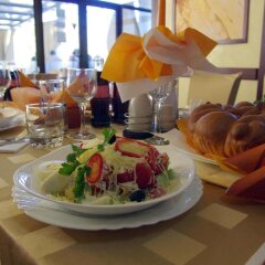 Отель Eos Hotel Болгария, Видин - отзывы, цены и фото номеров - забронировать отель Eos Hotel онлайн питание фото 2