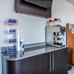 Отель Knights Inn Columbus банкомат