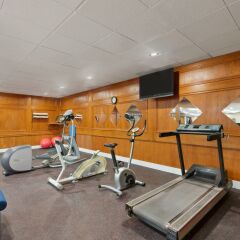 Отель Days Inn Prince George Bednesti фитнесс-зал