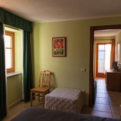 Отель Residence Les Fleurs Италия, Грессан - отзывы, цены и фото номеров - забронировать отель Residence Les Fleurs онлайн комната для гостей фото 2