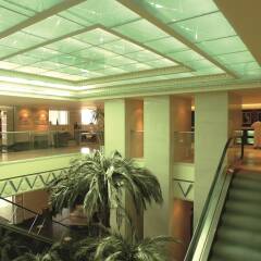 Anwar Al Madinah Movenpick Hotel бассейн