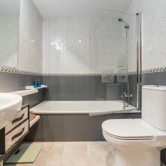 Отель Travel Habitat Palau de les Arts Испания, Валенсия - отзывы, цены и фото номеров - забронировать отель Travel Habitat Palau de les Arts онлайн ванная фото 2
