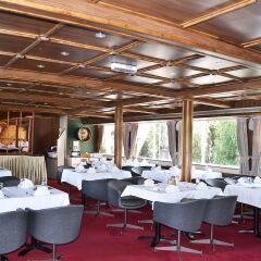 Отель Compass River City Boatel