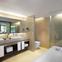 Отель Le Meridien Phuket Beach Resort ванная фото 2