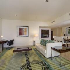 Отель Hilton Dubai The Walk 4* Апартаменты с различными типами кроватей фото 8